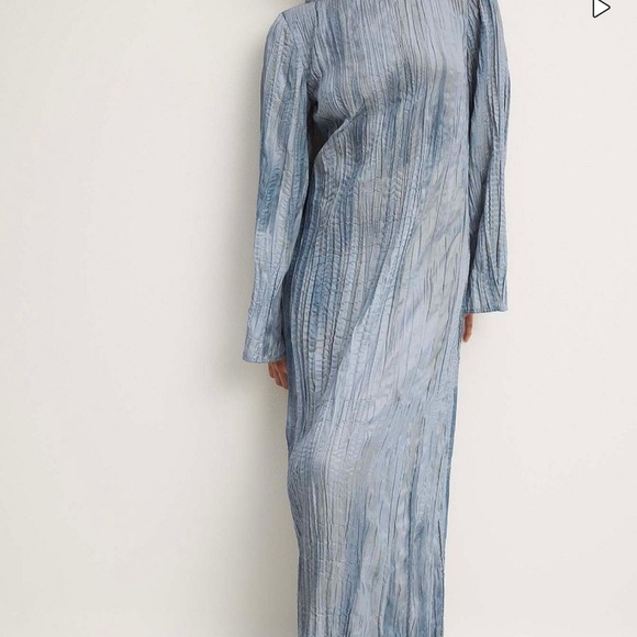 NA-KD Maxi Dress - Picture 1 of 2